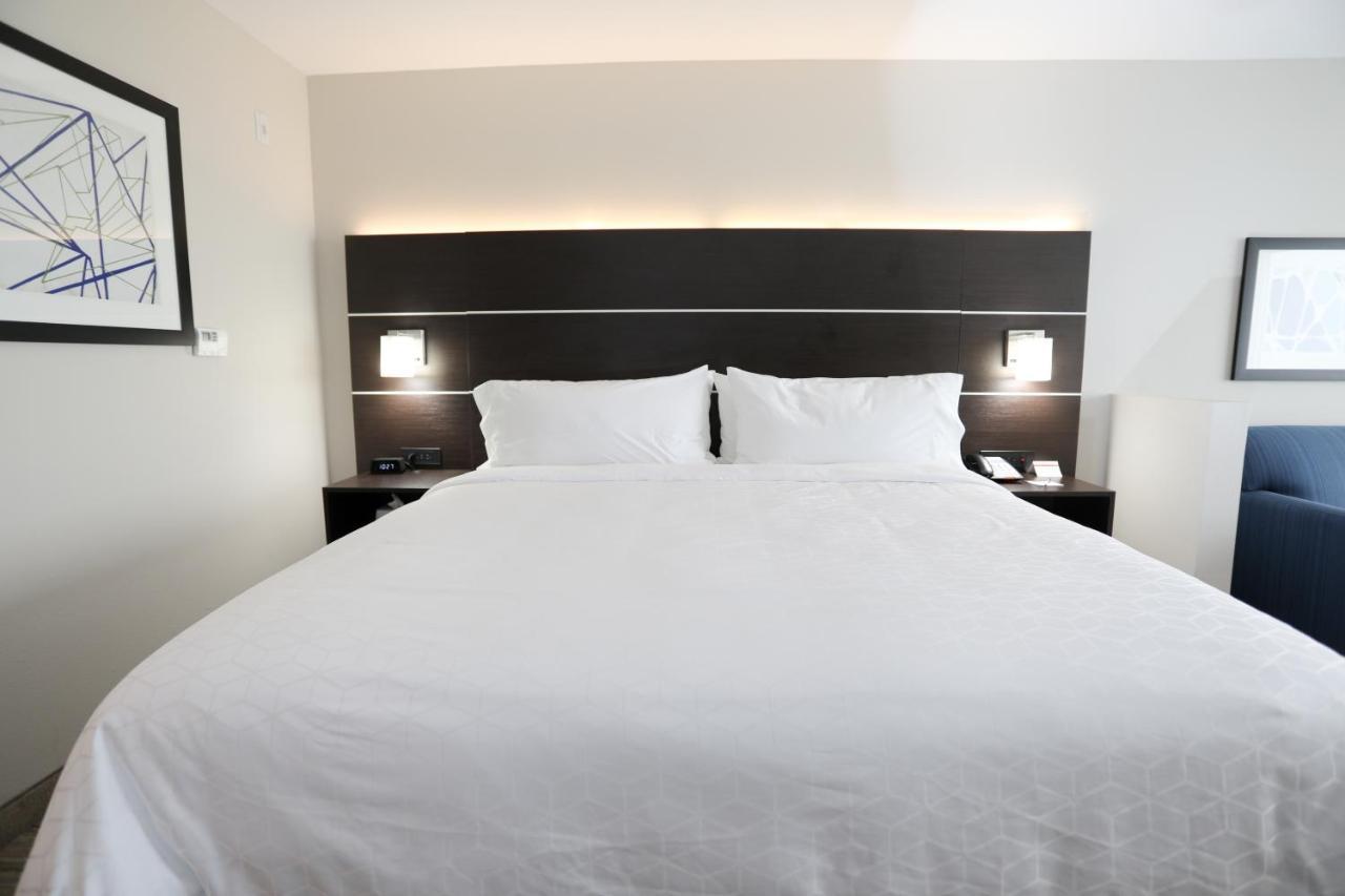 Holiday Inn Express & Suites - Forney By Ihg Екстериор снимка