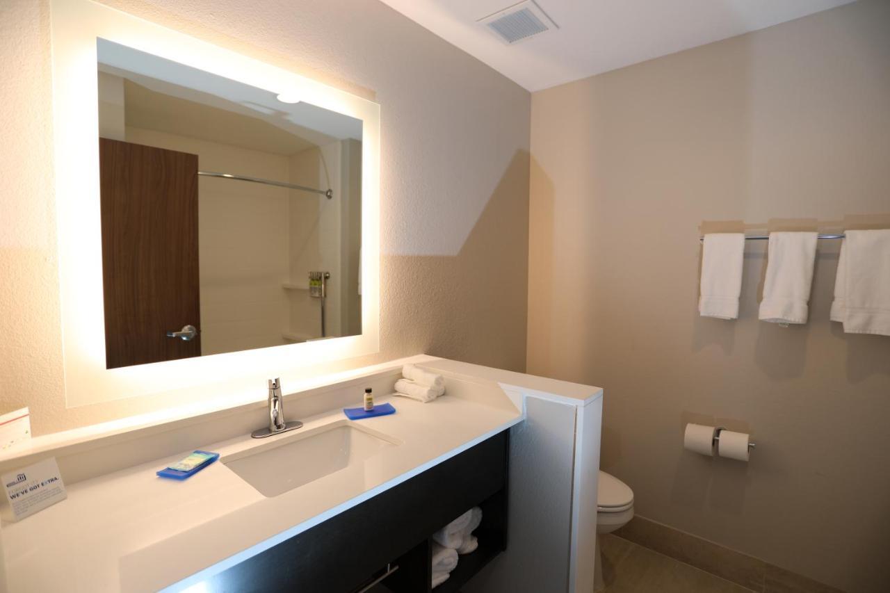 Holiday Inn Express & Suites - Forney By Ihg Екстериор снимка