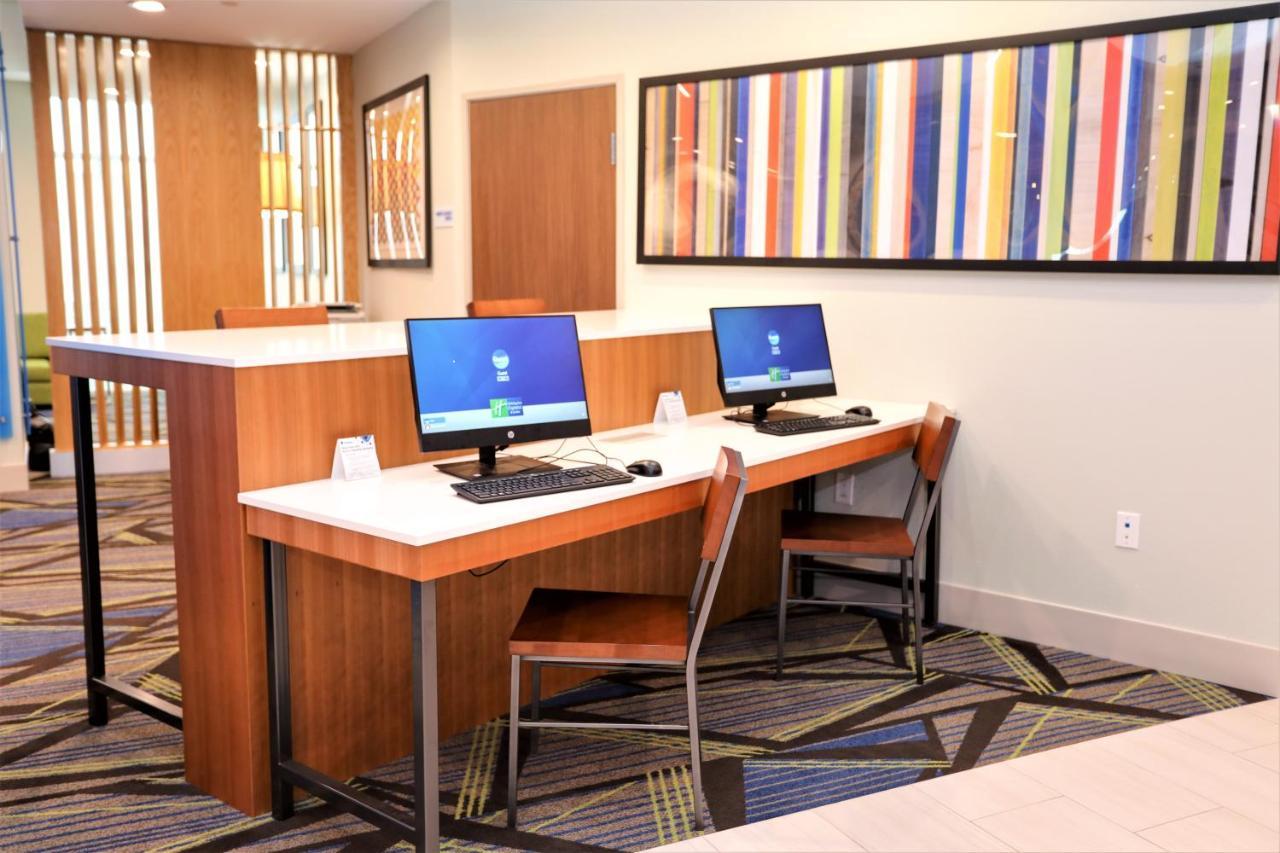 Holiday Inn Express & Suites - Forney By Ihg Екстериор снимка